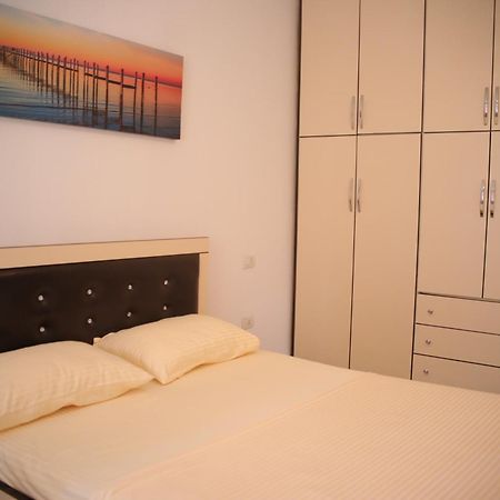 Pleasant Apartment With Free Dedicated Parking In Komuna E Parisit Tiranë Ngoại thất bức ảnh