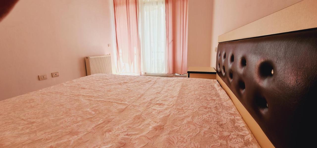 Pleasant Apartment With Free Dedicated Parking In Komuna E Parisit Tiranë Ngoại thất bức ảnh