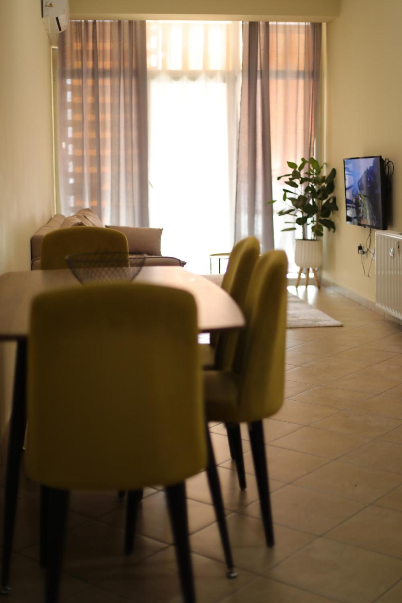 Pleasant Apartment With Free Dedicated Parking In Komuna E Parisit Tiranë Ngoại thất bức ảnh