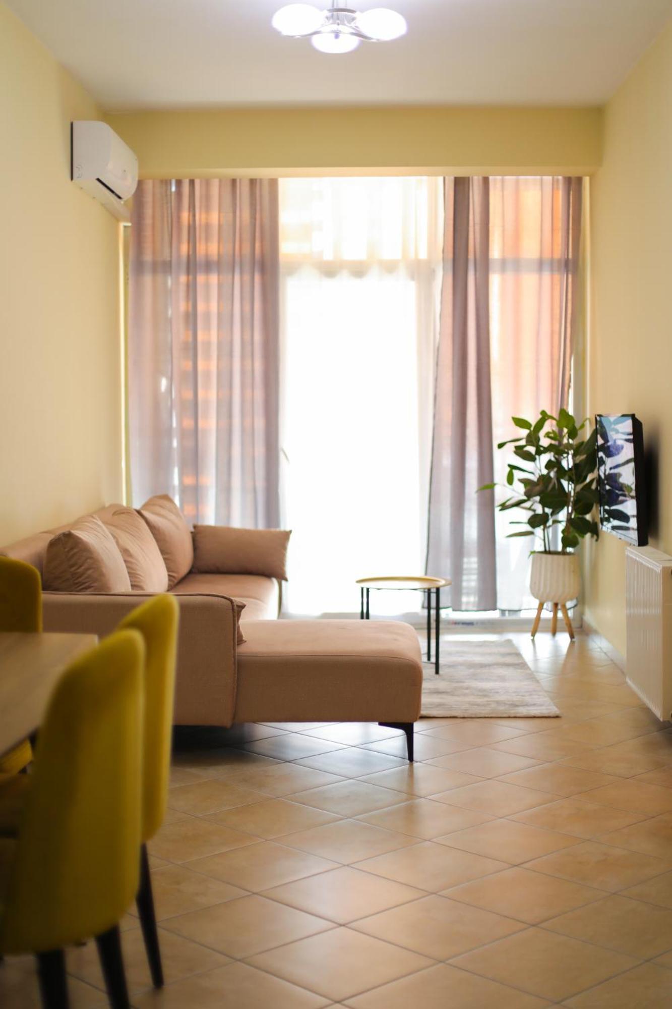 Pleasant Apartment With Free Dedicated Parking In Komuna E Parisit Tiranë Ngoại thất bức ảnh