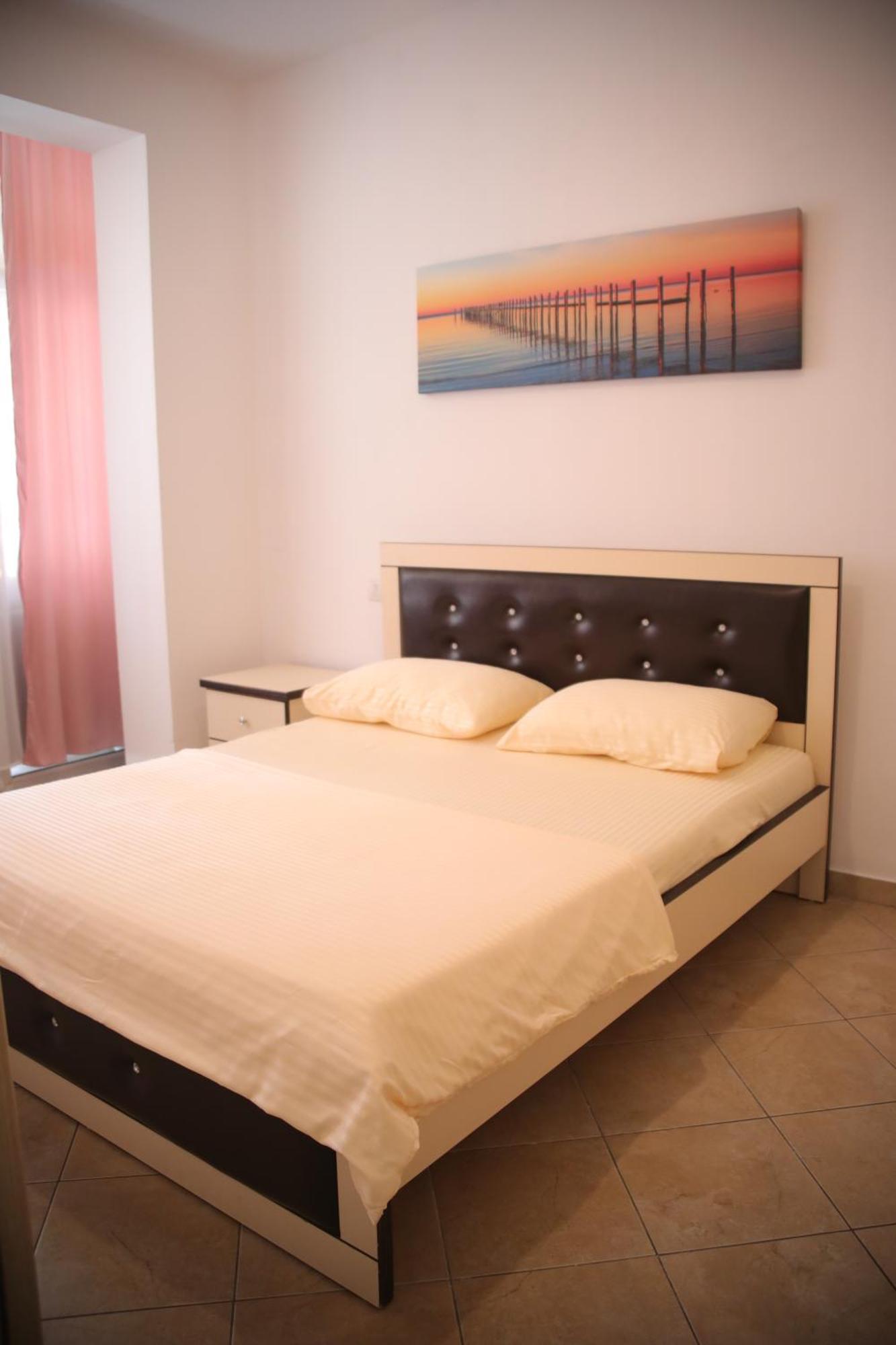 Pleasant Apartment With Free Dedicated Parking In Komuna E Parisit Tiranë Ngoại thất bức ảnh